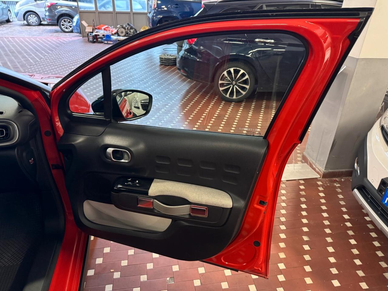 Citroen C3 PureTech 82 Shine - NEOPATENTATI