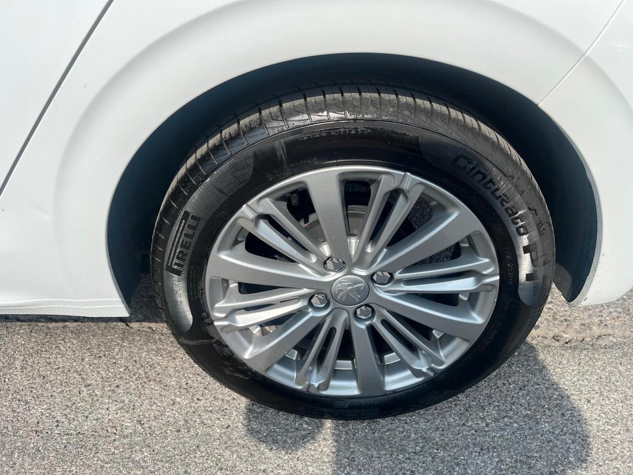 Peugeot 208 PureTech 82 5 porte Active