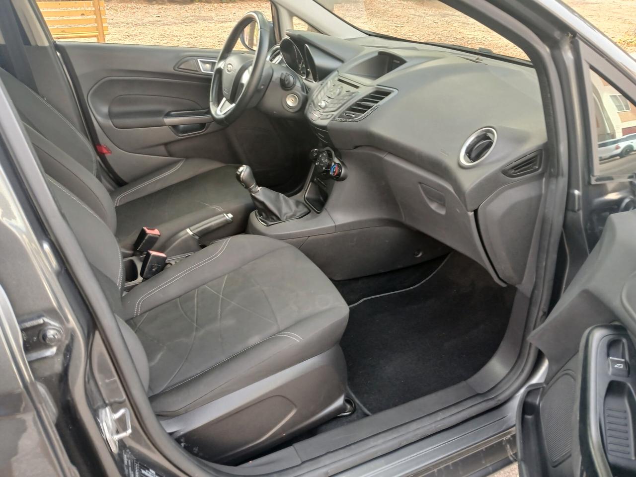 Ford Fiesta 1.5 TDCi 75CV 5 porte Titanium