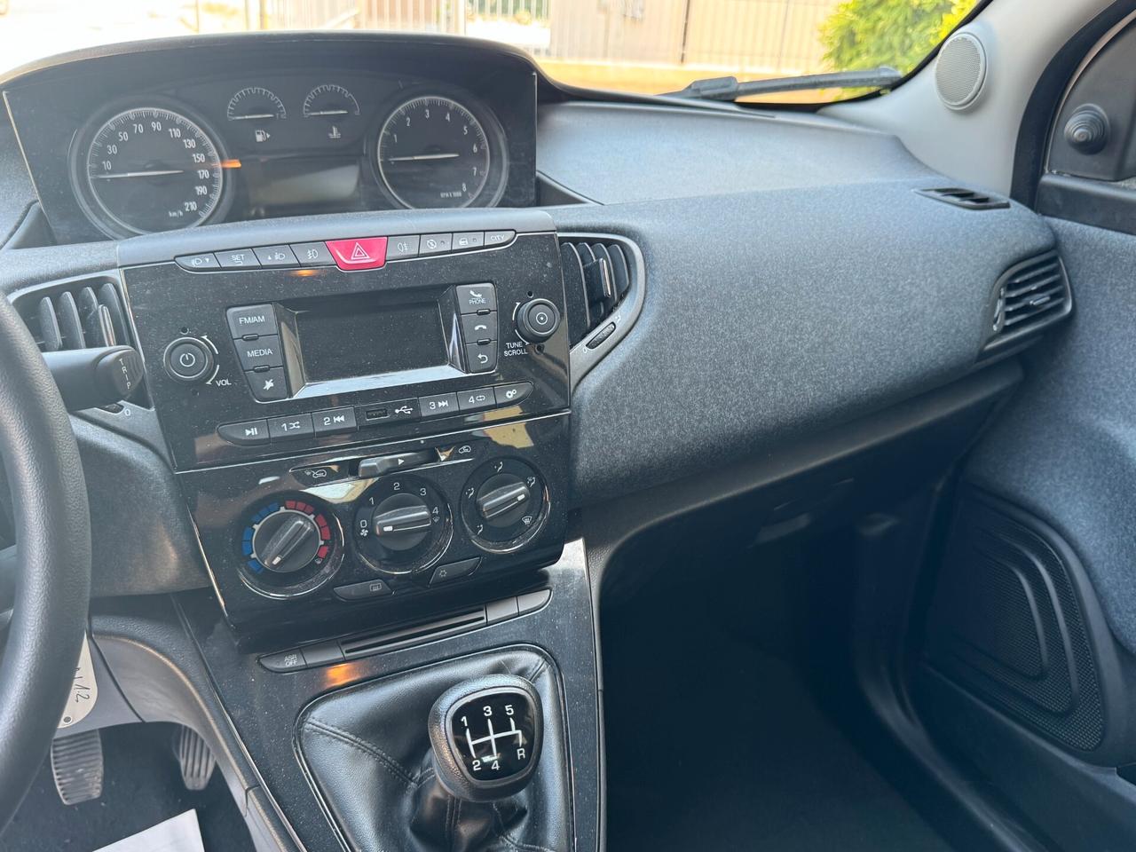 Lancia Ypsilon 1.2 69 CV 5 porte Elefantino Blu