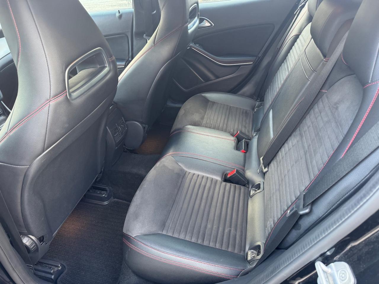 Mercedes-benz GLA 200 d 4Matic Premium FULL