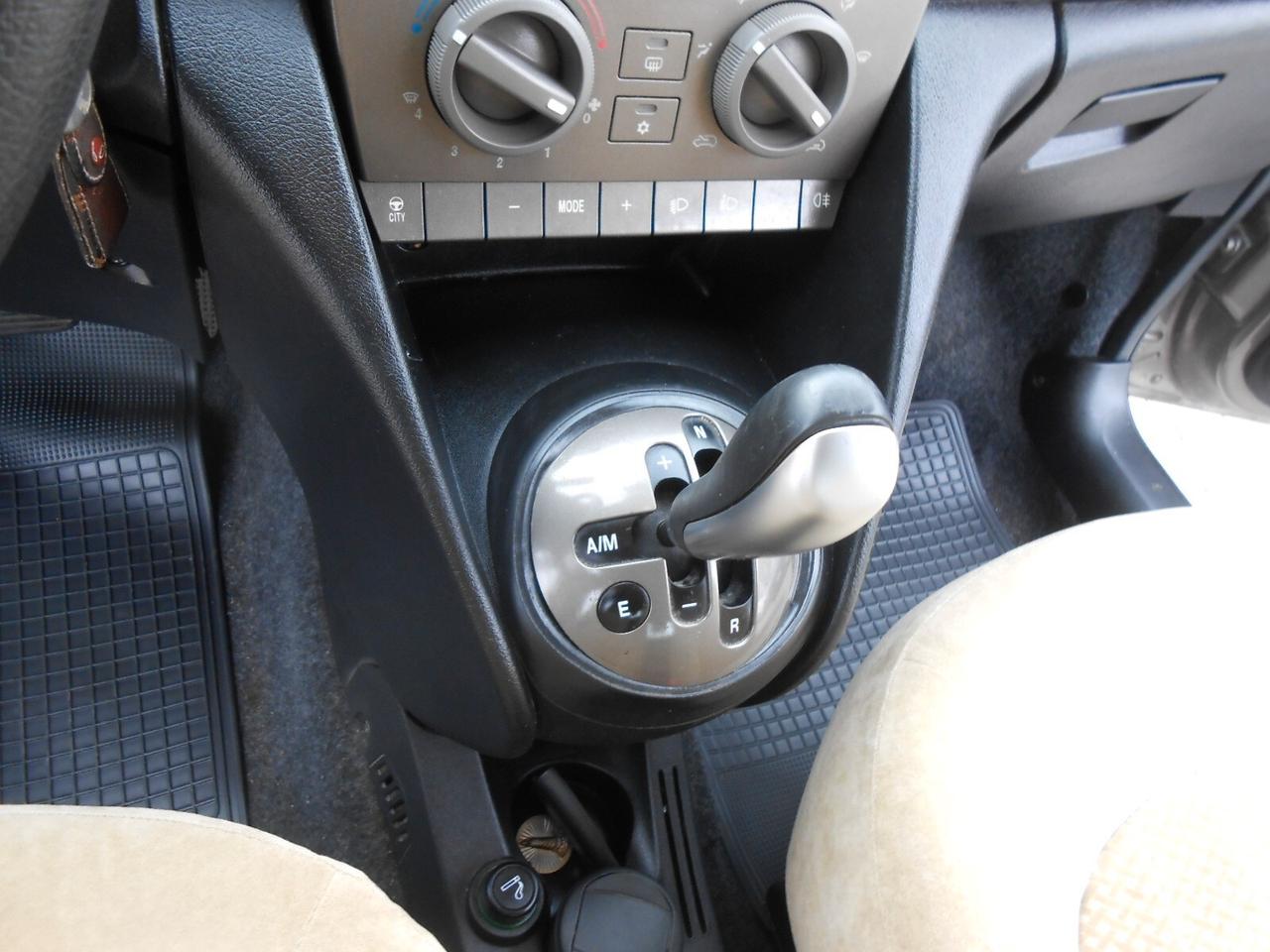 Lancia Ypsilon 1.3 Multijet 16V Oro AUTOMATICA