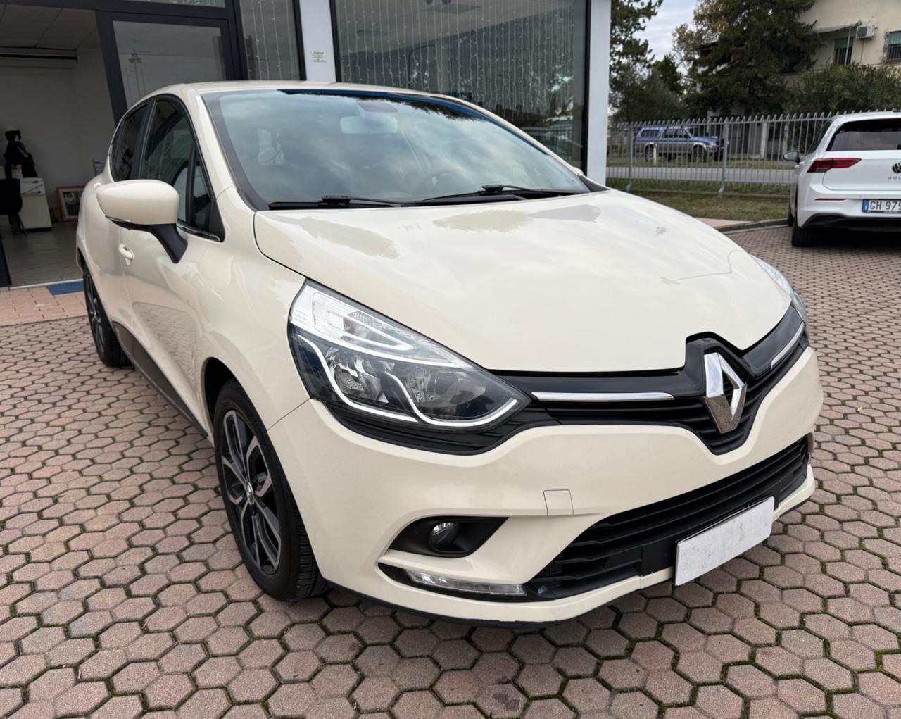 Renault Clio dCi 8V 90CV Start&Stop 82gr 5 porte OK NEOPATENTATI