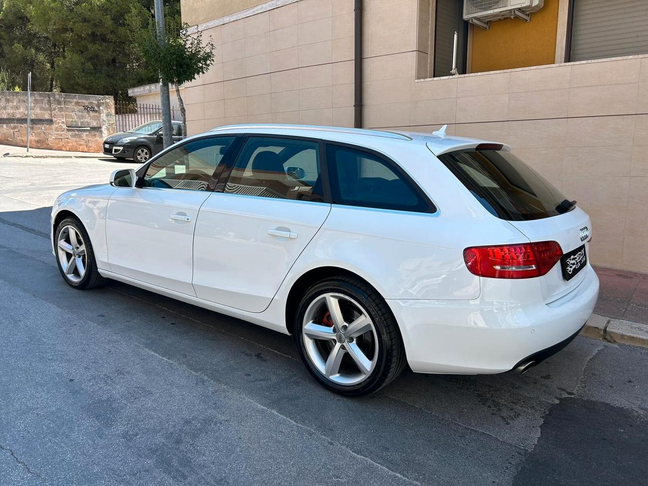 Audi A4 2.7 V6 TDI 2010 'S-Line'