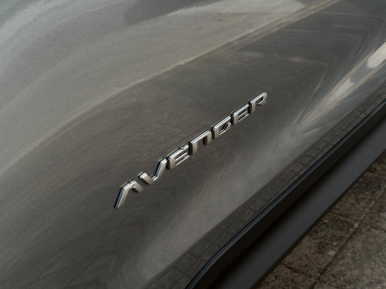Jeep Avenger 1.2 Turbo 110 CV MHEV Summit