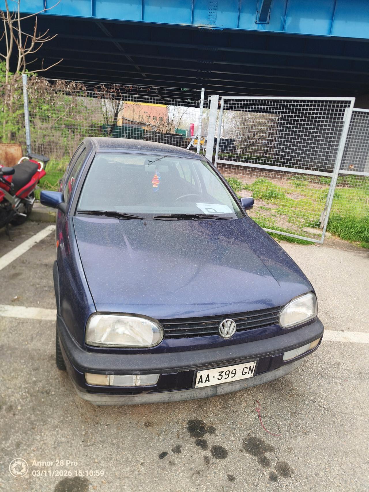 Volkswagen Golf 1.6 cat 5 porte Pink Floyd
