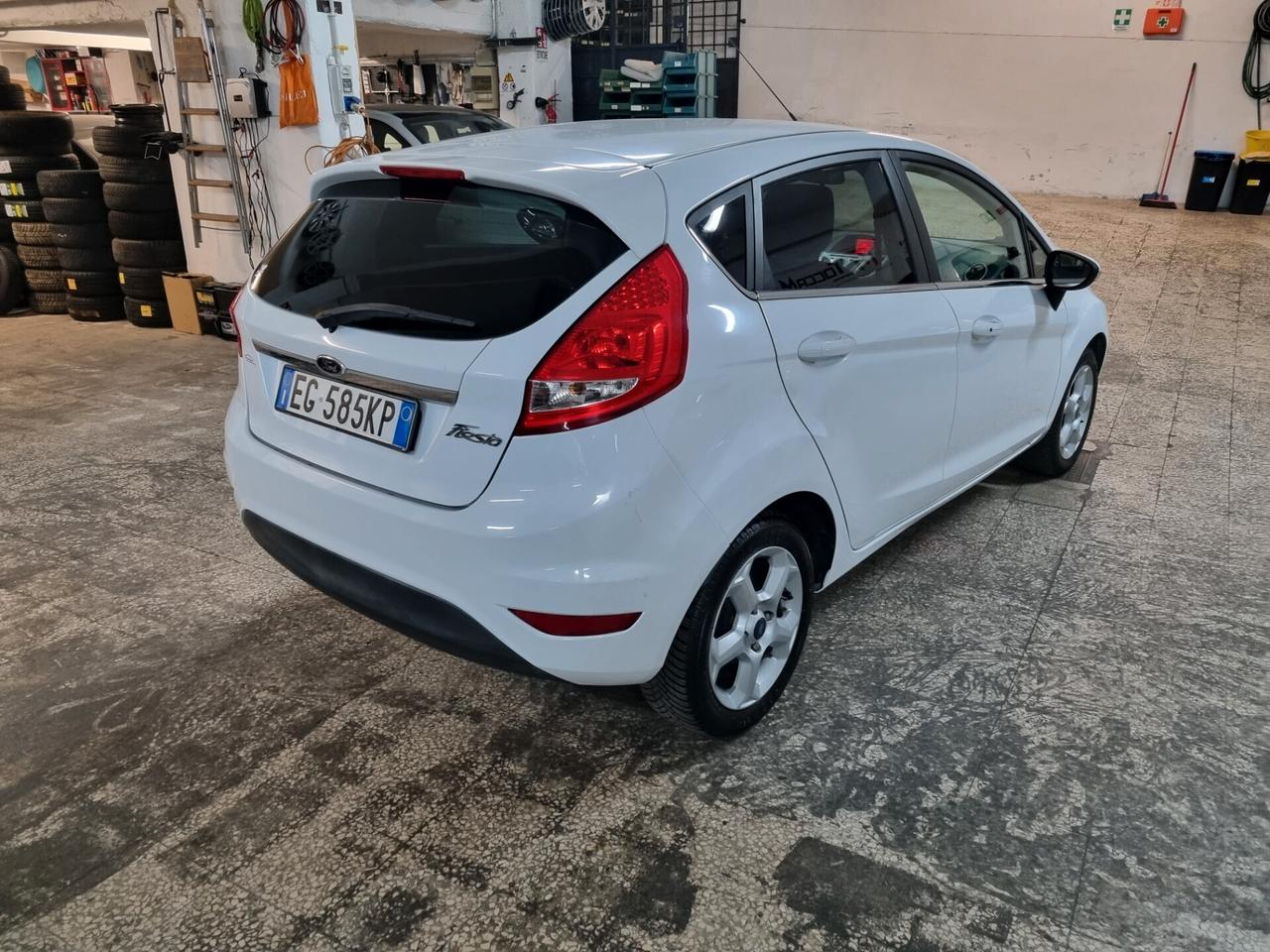 Ford Fiesta 1.4 5 porte Bz.- GPL Titanium