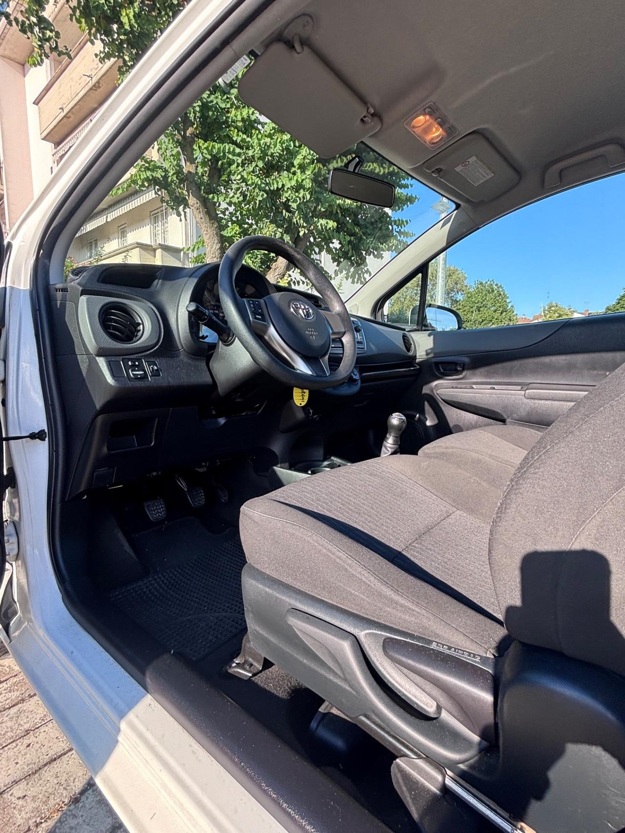 Toyota Yaris 1.0 3 porte Lounge