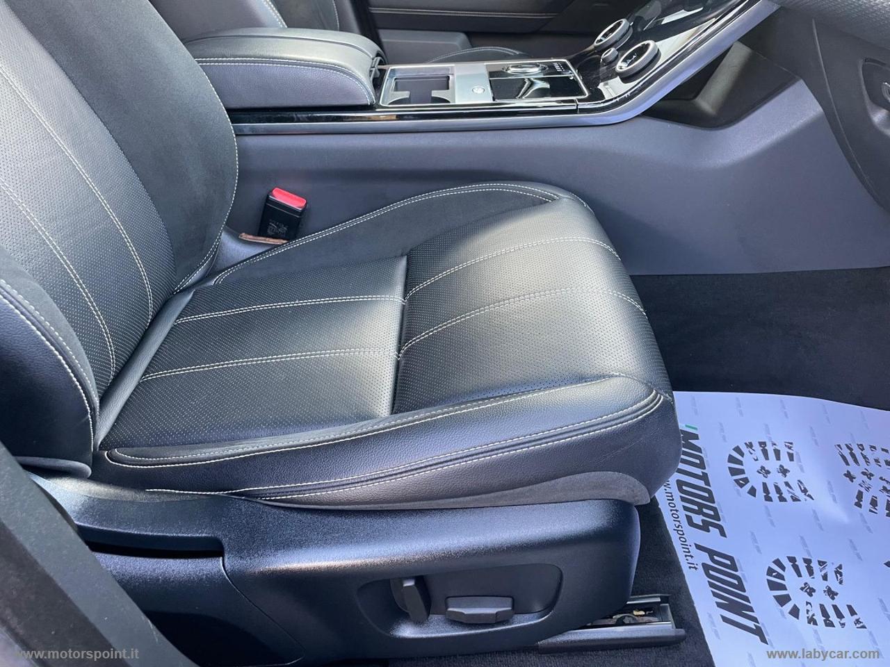 LAND ROVER RR Velar 3.0 V6 SD6 300 R-Dynamic HSE