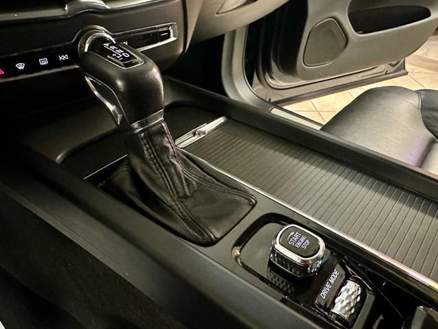 VOLVO XC60 D4 AWD UNIPRO PELLE NAVI FULL LED