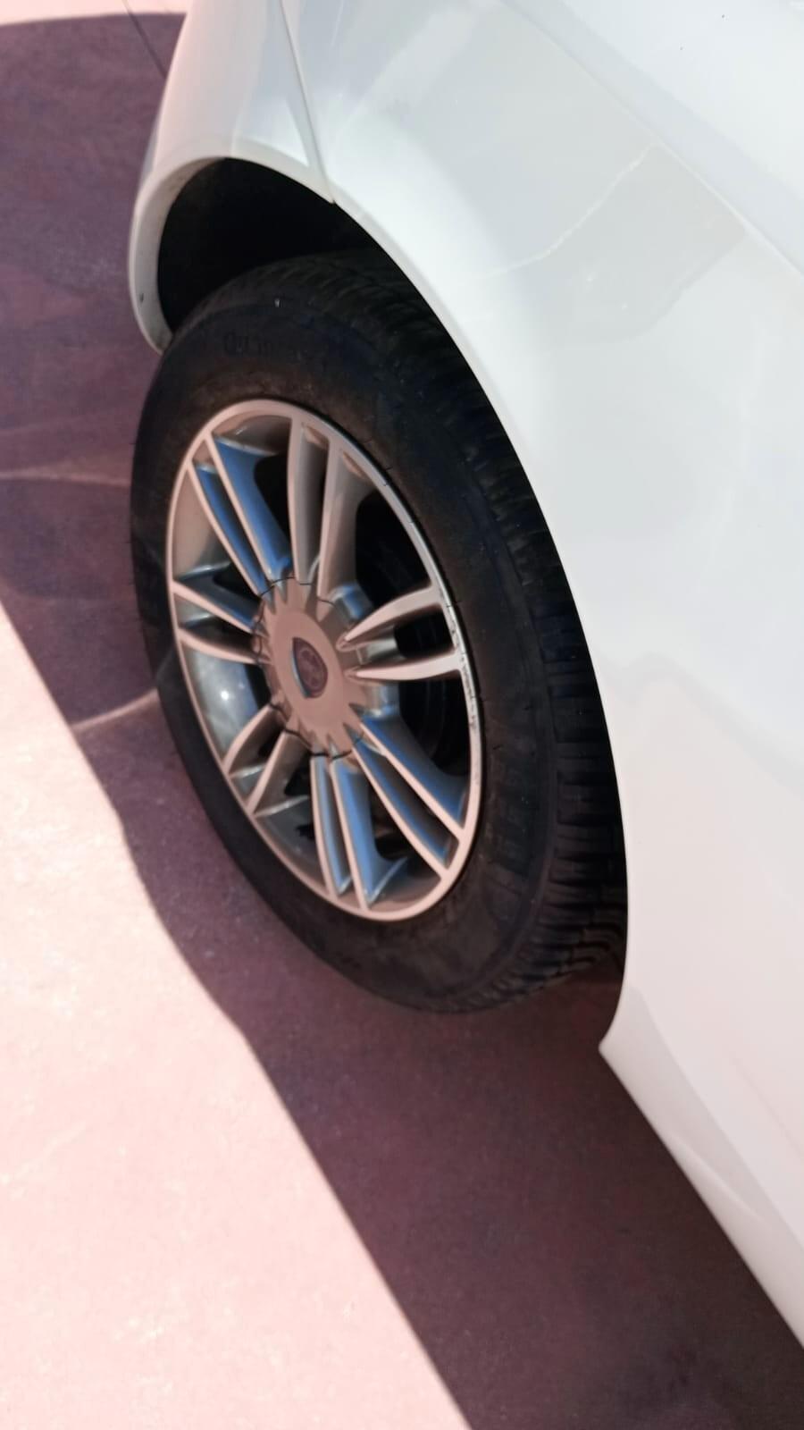 Lancia Ypsilon 1.2 Oro