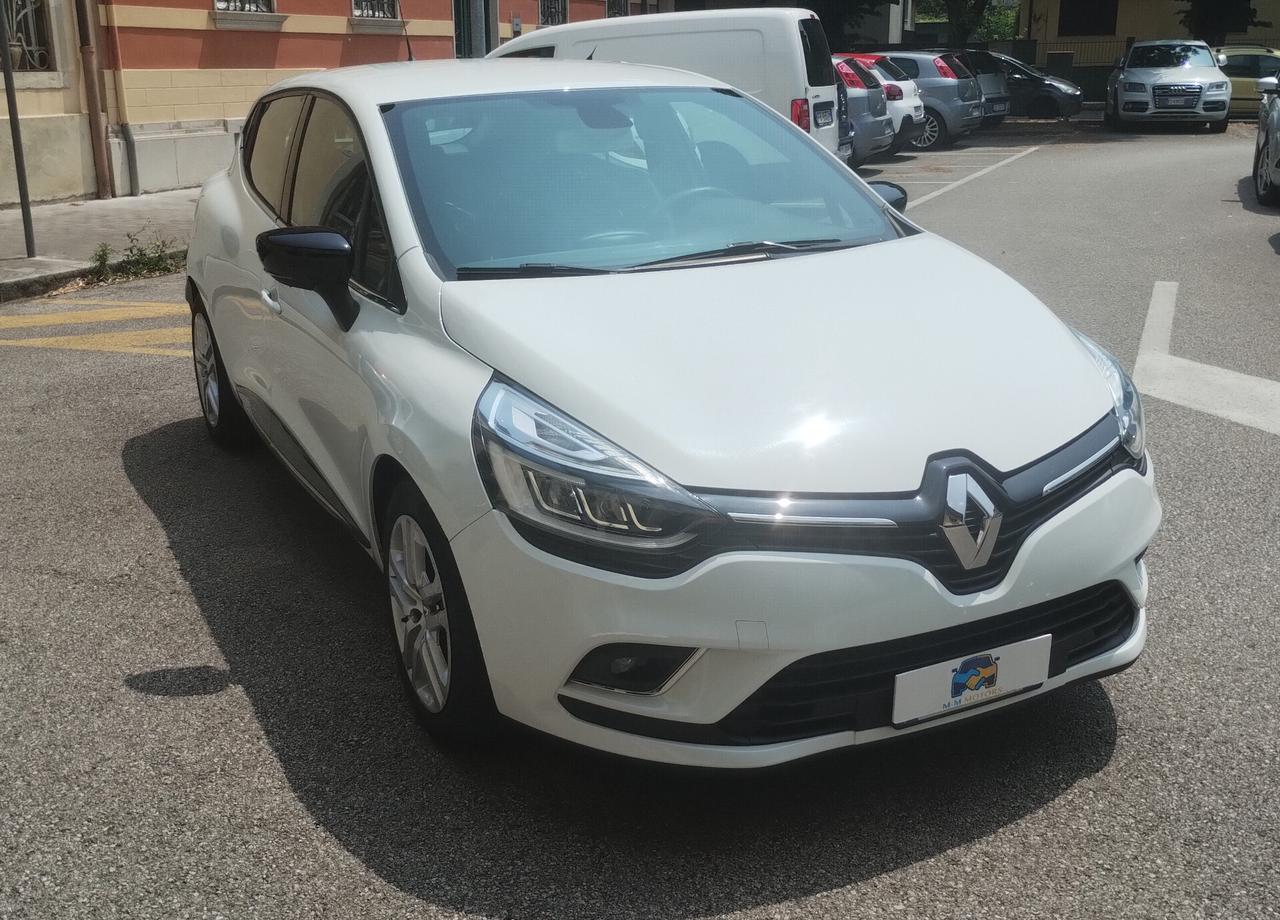 Renault Clio dCi 8V 75 CV 5 porte Moschino Zen NEOPATENTATI