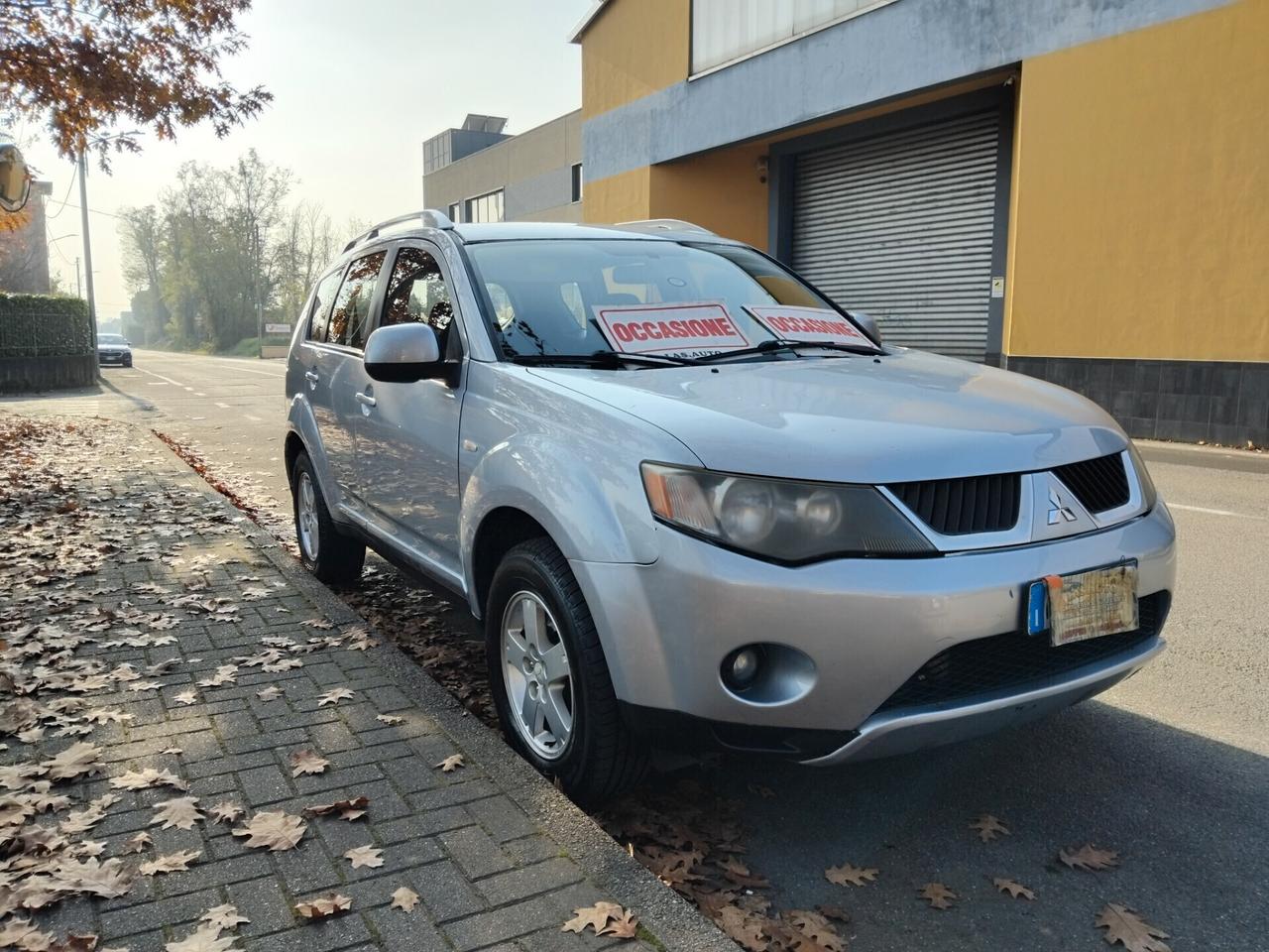 Mitsubishi Outlander 2.0 DI-D Intense DPF 4X4 A 3.999 EURO