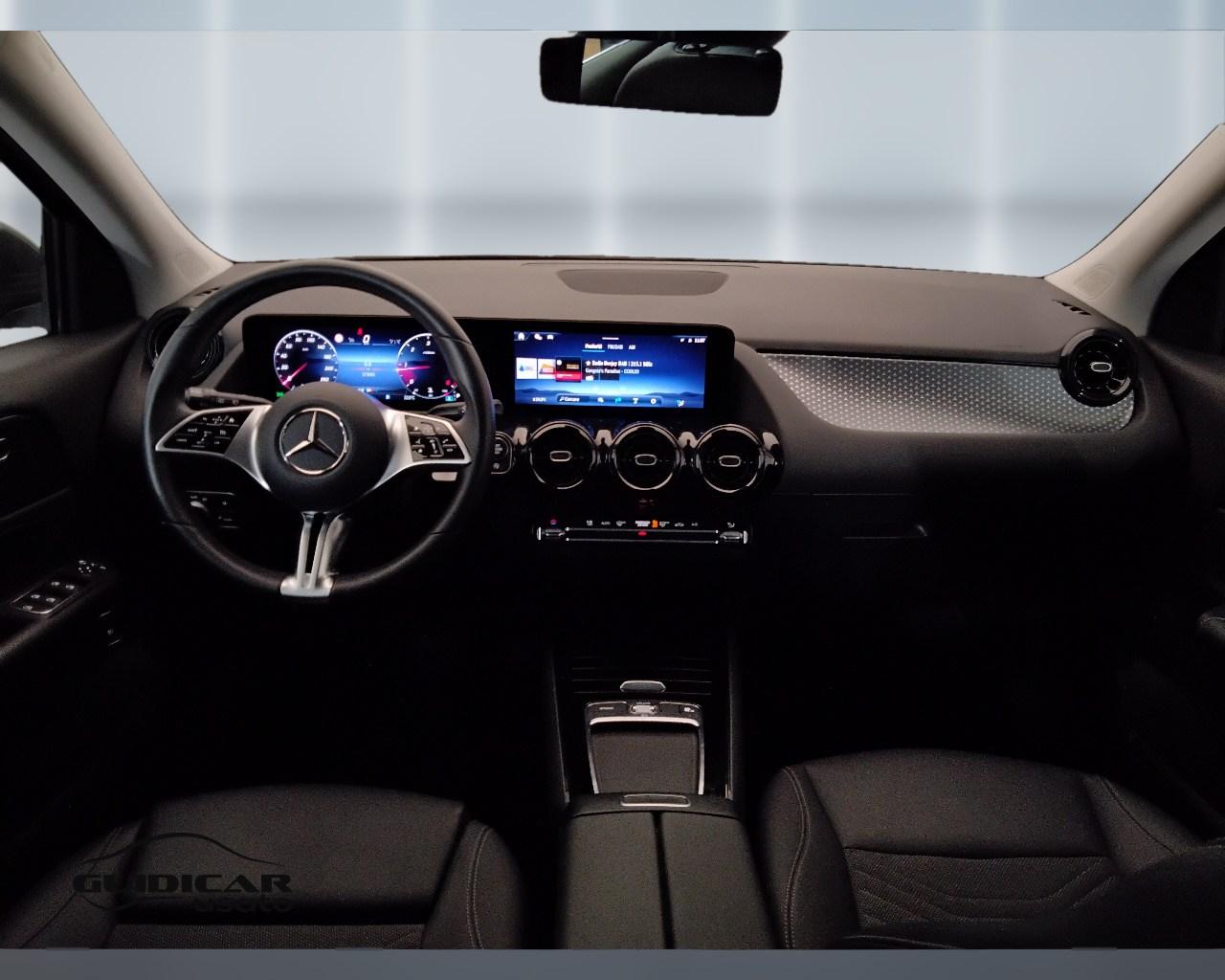 Mercedes-Benz GLA-H247 2023 - GLA 180 d Advanced auto