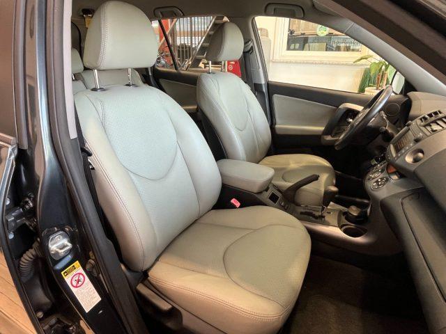 TOYOTA RAV 4 RAV4 2.0 aut. Luxury