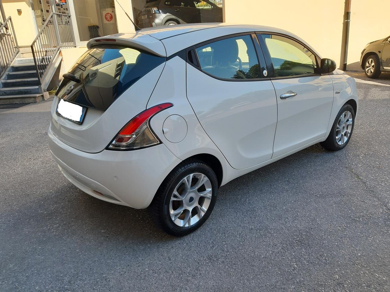 Lancia Ypsilon 1.2 69 CV 5 porte GPL Ecochic Gold