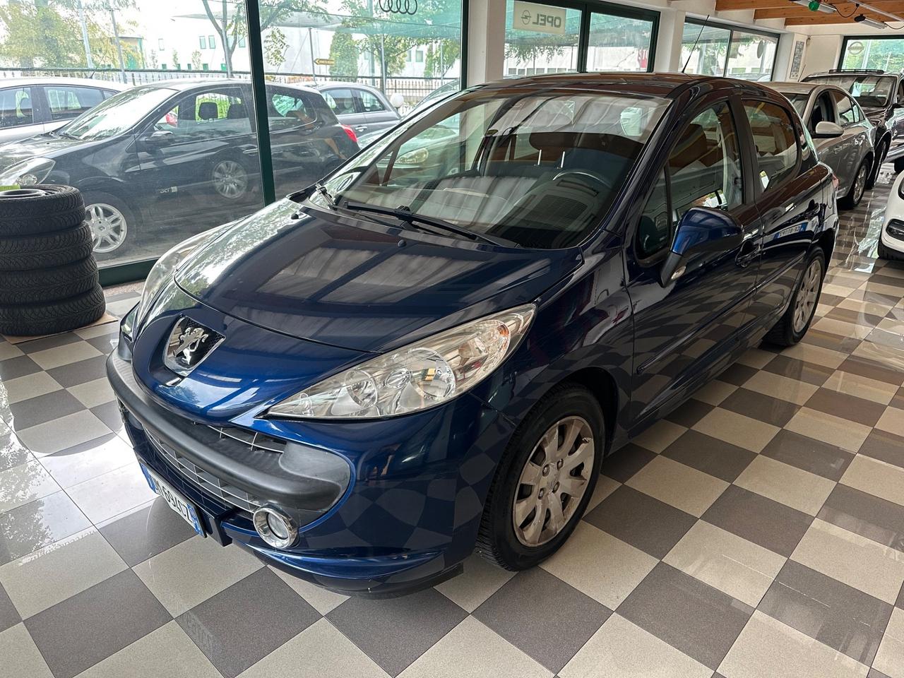 Peugeot 207 1.4 8V 75CV 5p. X Line