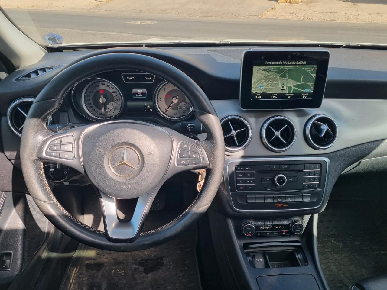 Mercedes-benz GLA 200D Tetto apribile. SUPER PROMO ESTATE 2025