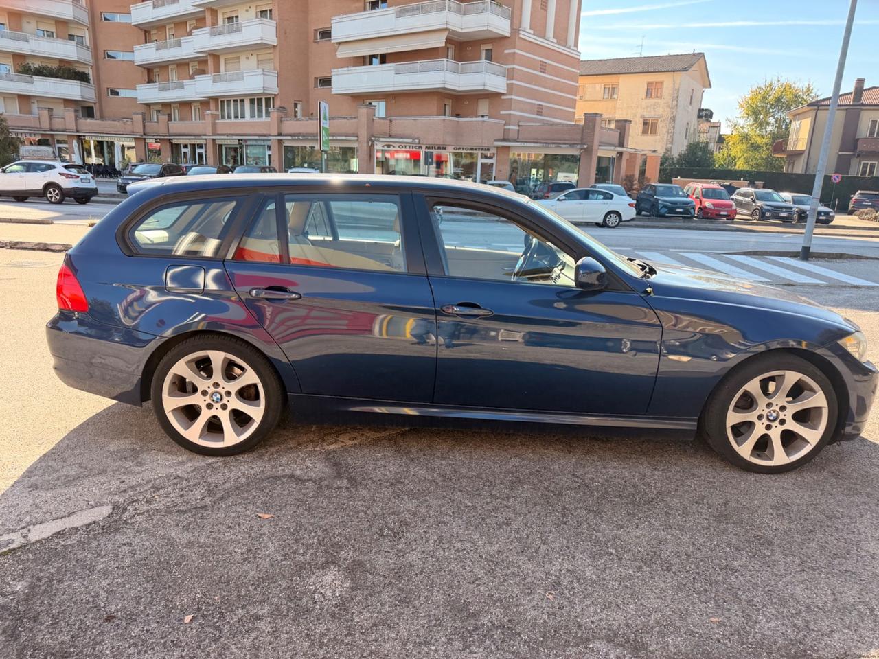 BMW 318D euro5 Manuale pelle per EXPORT