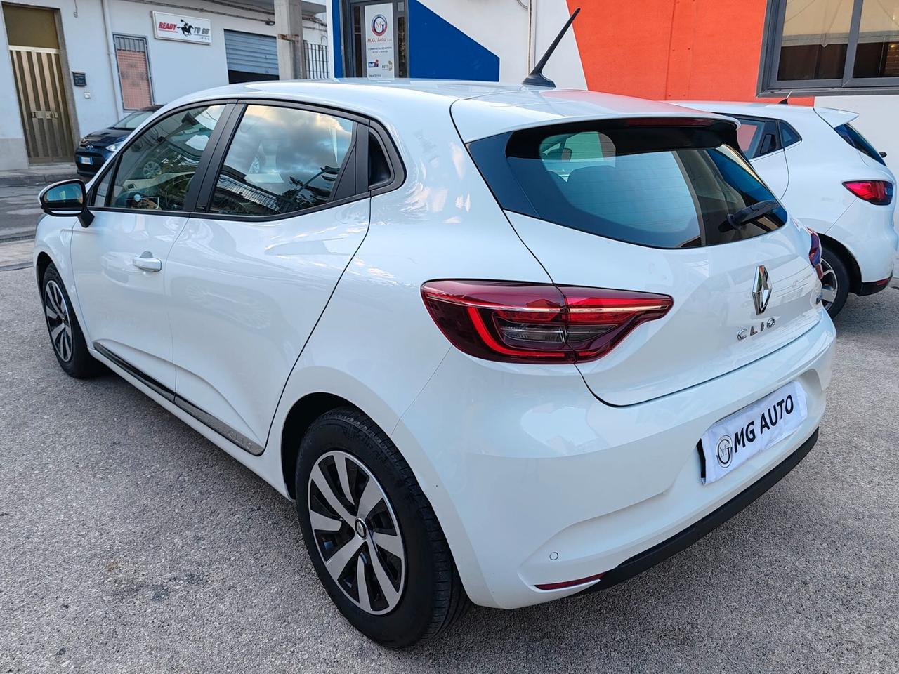 RENAULT CLIO 1.6 E-TECH HYBRID