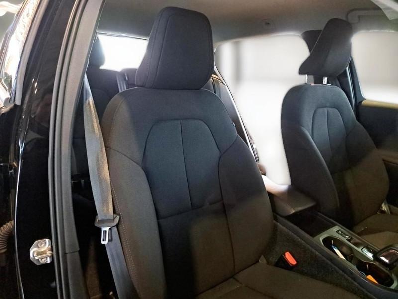 VOLVO XC40 T2 automatico Momentum Core