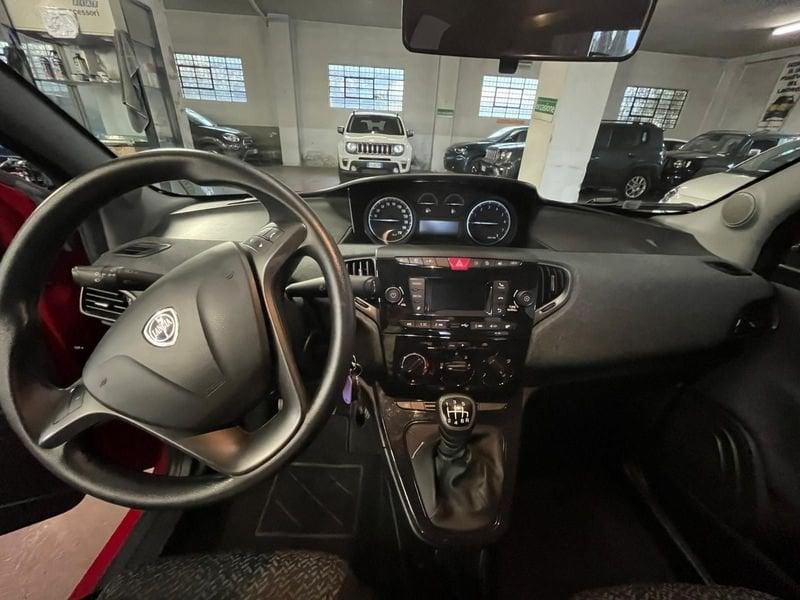 Lancia Ypsilon Ypsilon 1.0 FireFly 5 porte S&S Hybrid Ecochic Silver