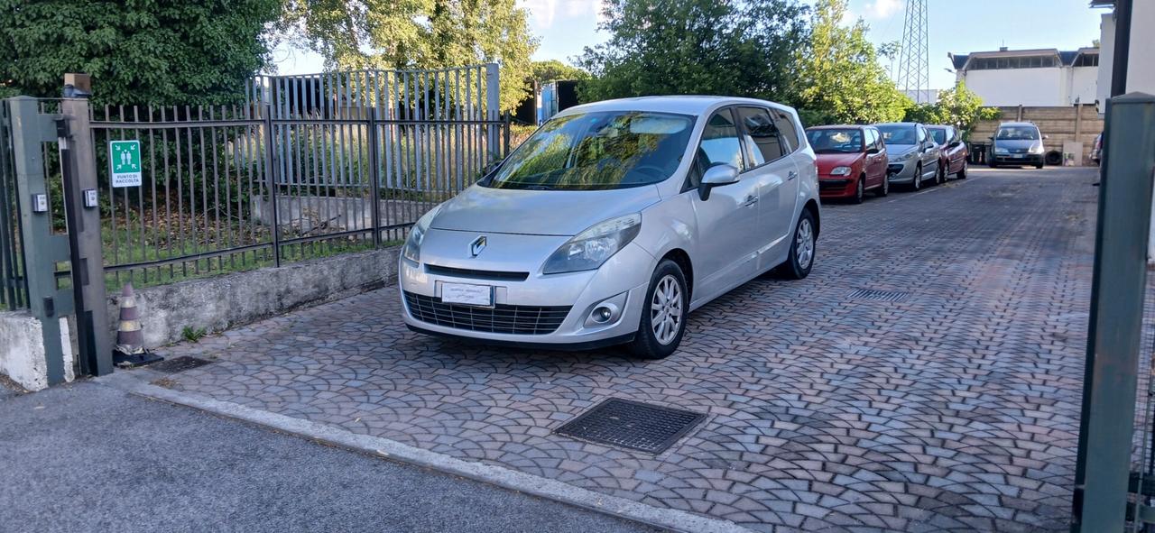 Renault Gran Scenic 7 posti neopatentati