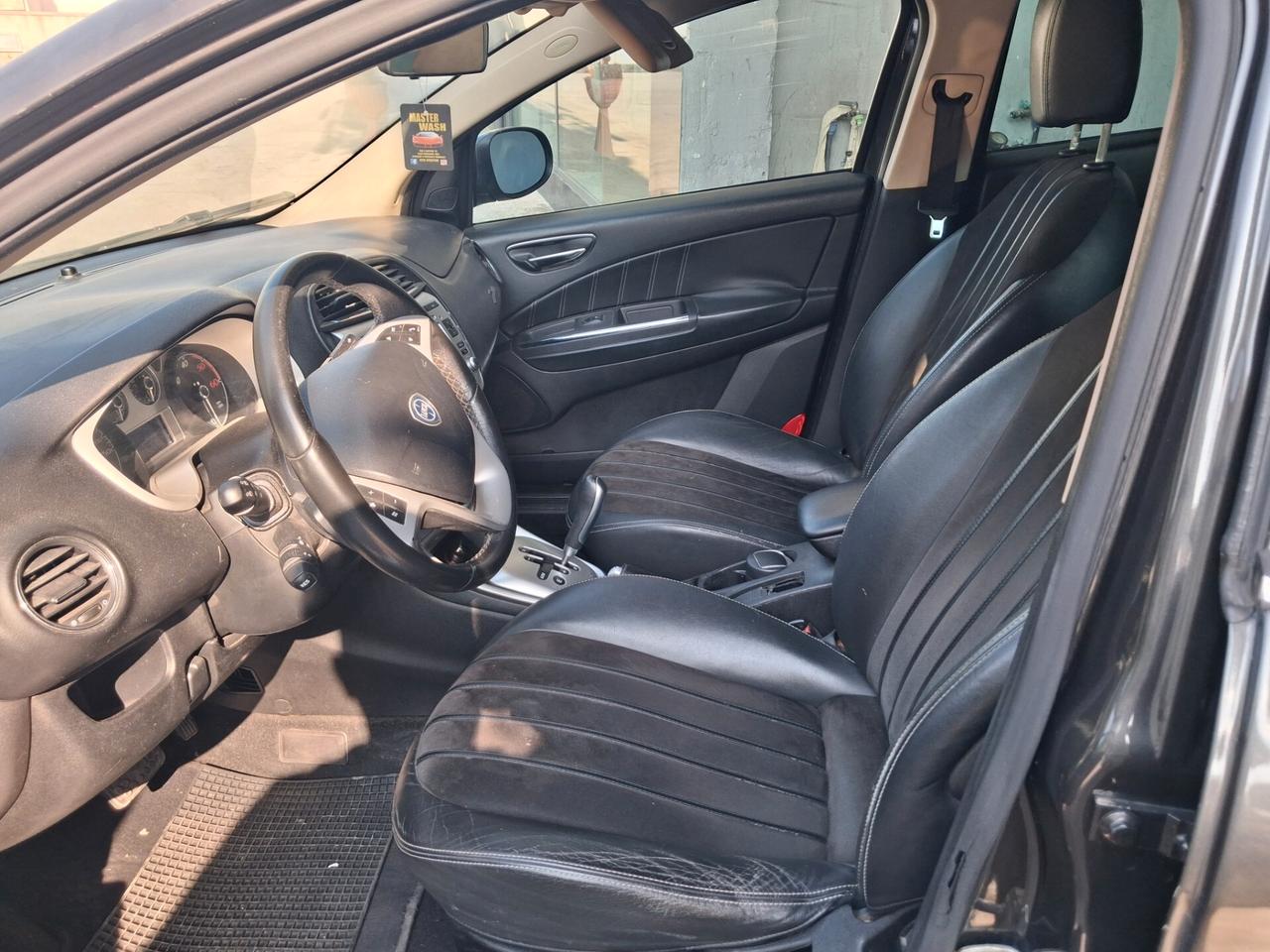 Lancia Delta 1.6 MJT cambio automatico 2009