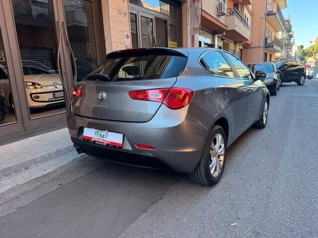 Alfa Romeo Giulietta 1.6 JTDm-2 Distinctive