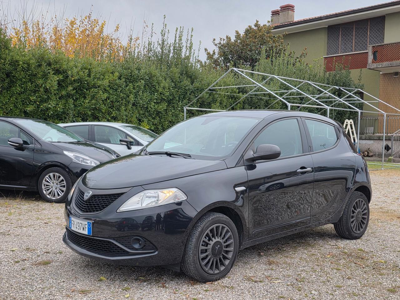 Lancia Ypsilon 1.3 MJT 95 CV Finanziabile