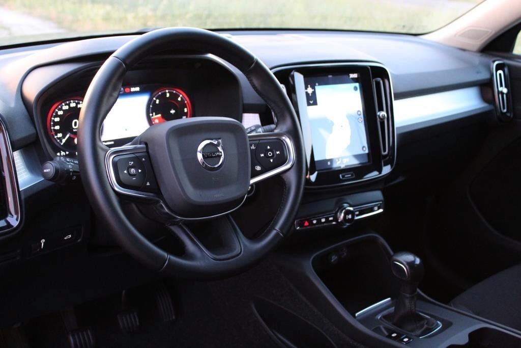 VOLVO XC40 D3 Momentum *FULL LED *Carplay