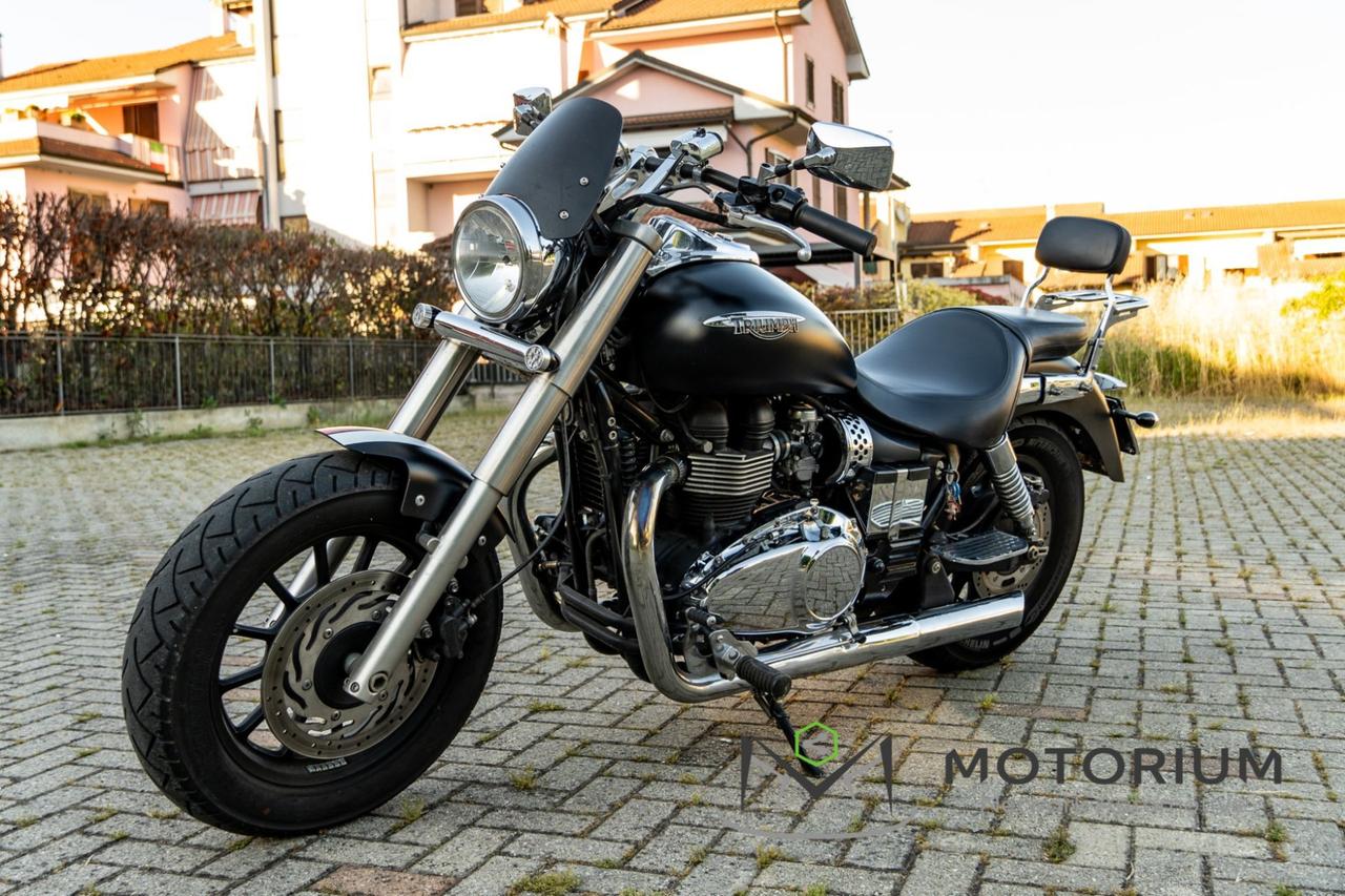TRIUMPH America 900