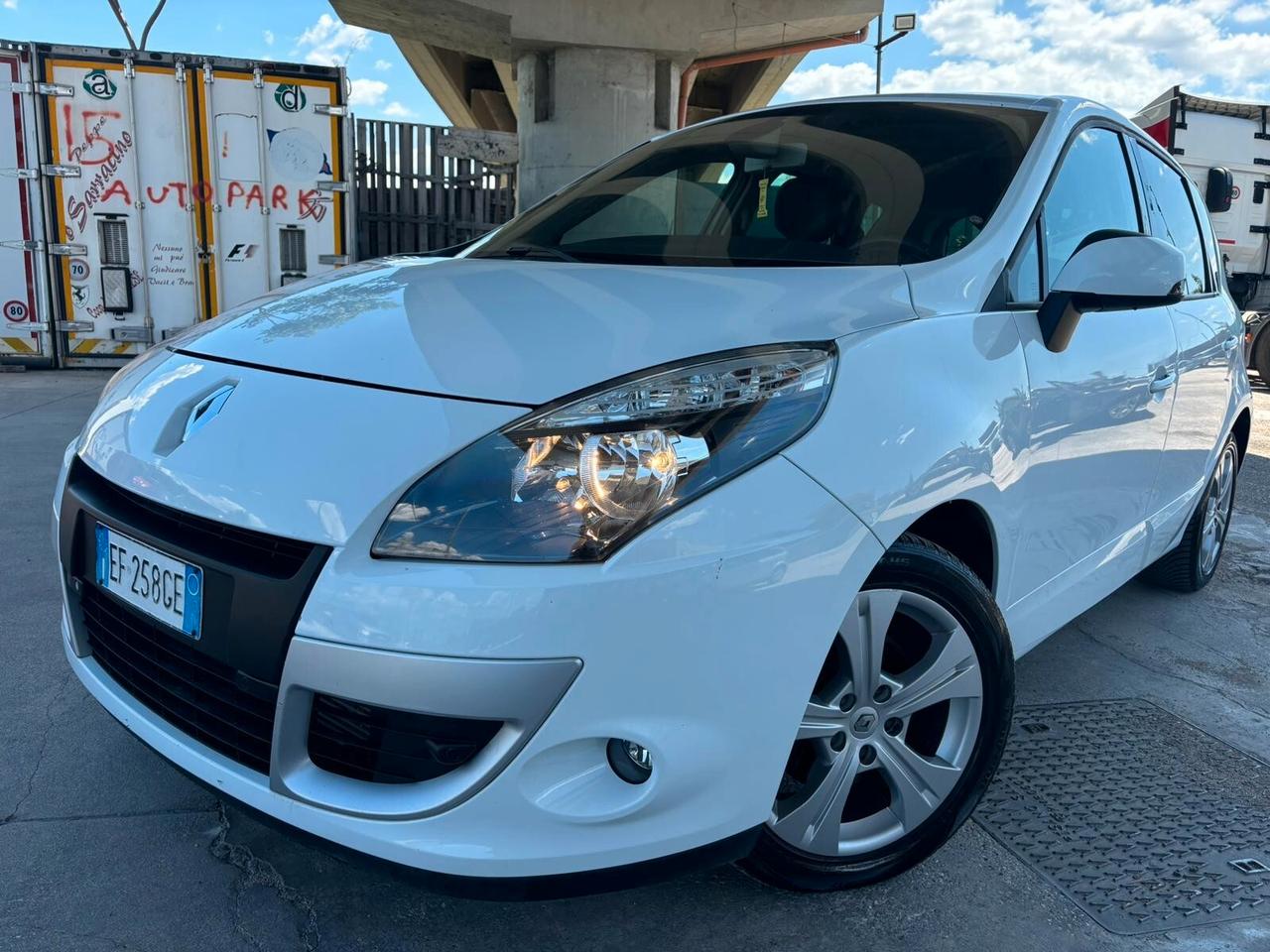 Renault Scenic Scénic X-Mod 1.9 dCi 130CV Dynamique