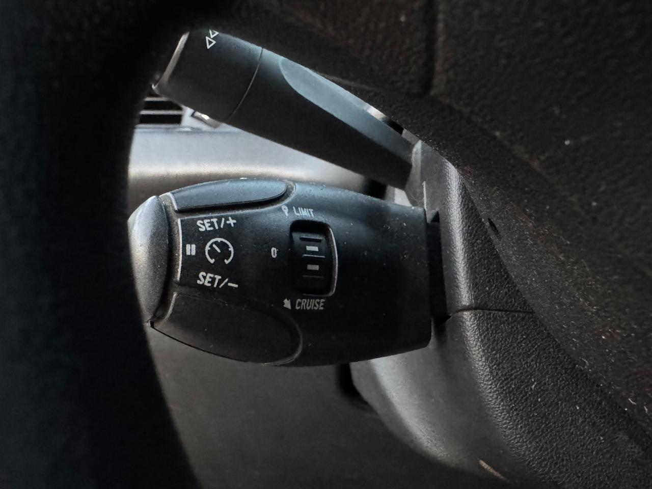 Peugeot 208 1.6BlueHdi 75cv VAN 2 Posti