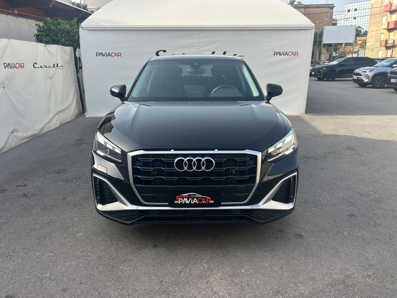 AUDI Q2 35 TFSI S tronic Identity Black