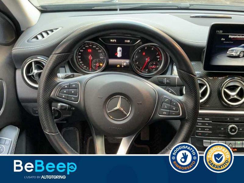 Mercedes-Benz GLA 180 PREMIUM AUTO