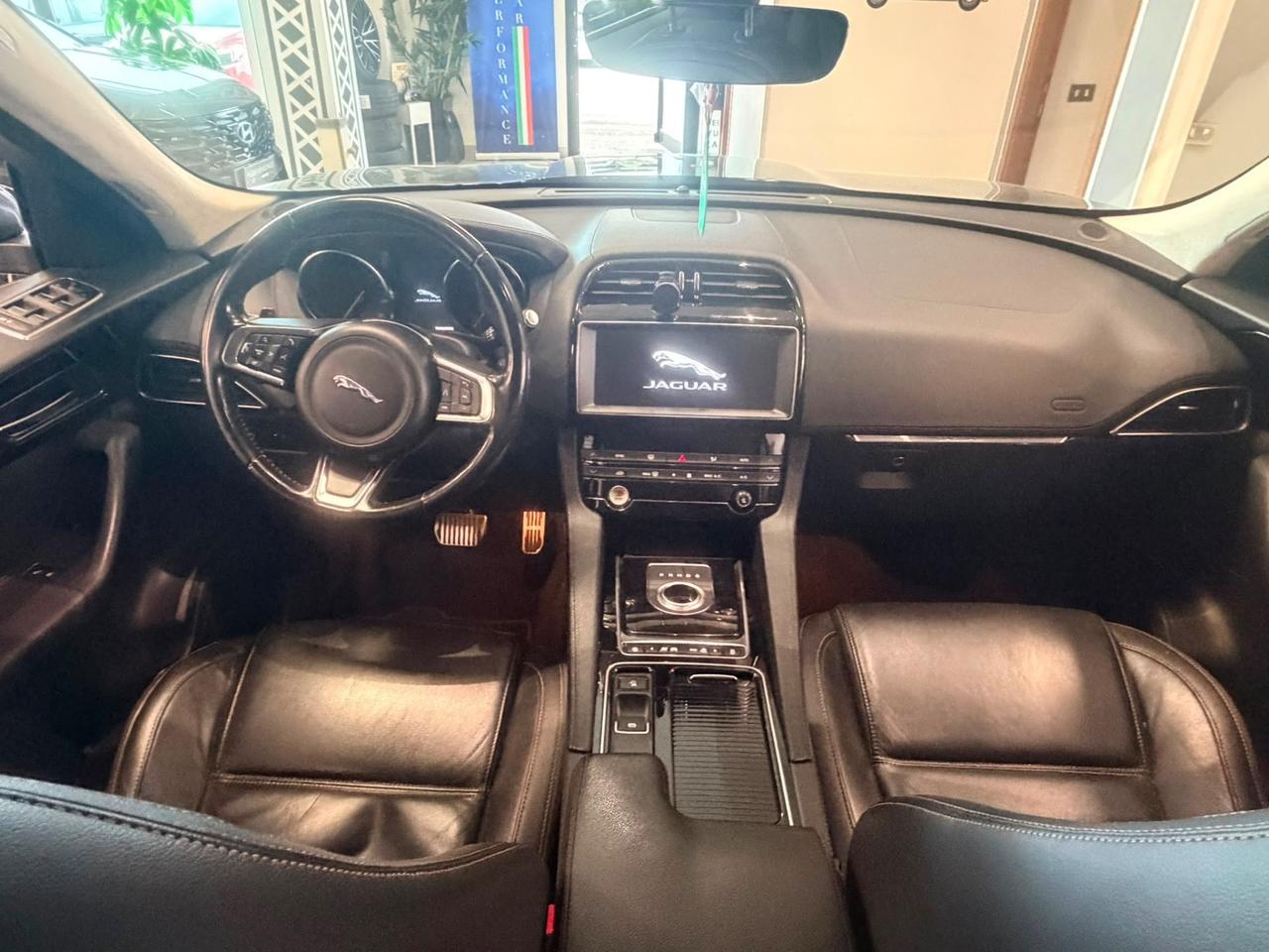Jaguar F-Pace 2.0 D 180 CV AWD aut. Prestige