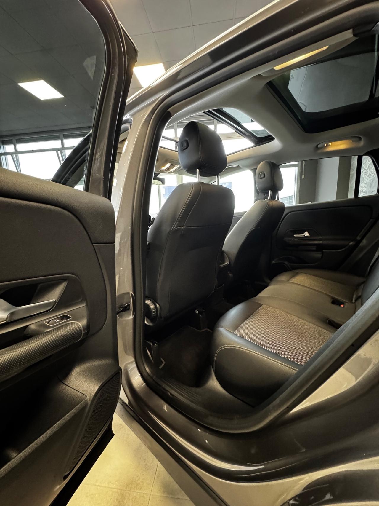 MERCEDES GLA 200CDI AT8 TETTO APRIBILE + PACK PREMIUM