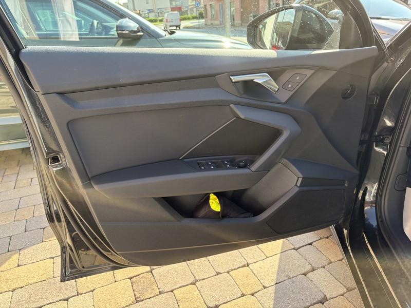 Audi A3 Sportback 30 1.0 tfsi Business LED-NAVI-PHONE APPS