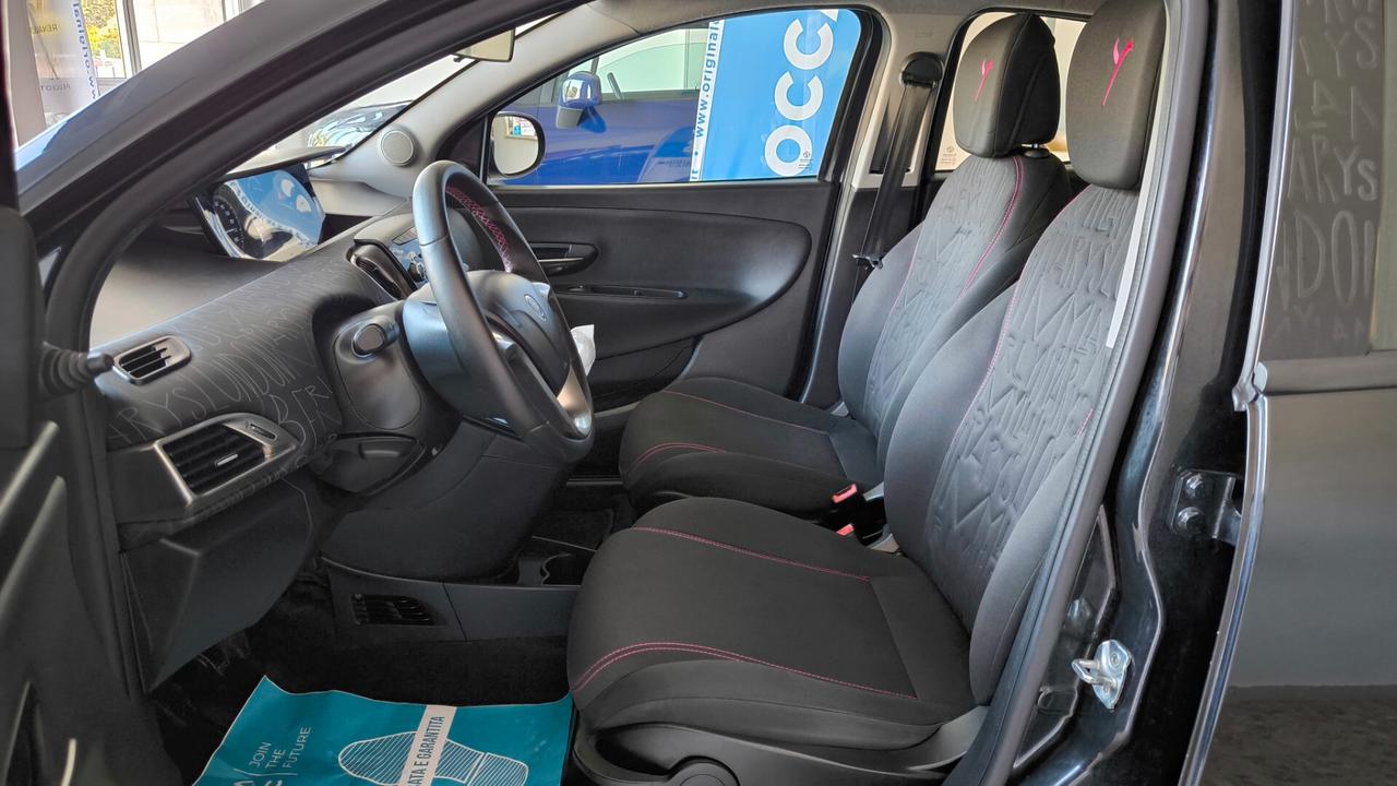 Lancia Ypsilon 1.2 69 CV 5 porte Gold Paris