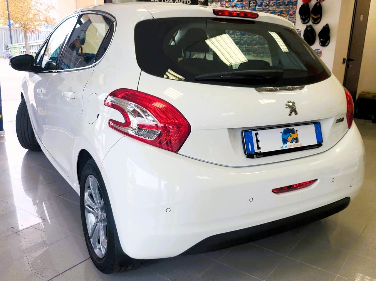 Peugeot 208 PureTech 82 5 porte Allure- PERFETTA IN OGNI DETTAGLIO