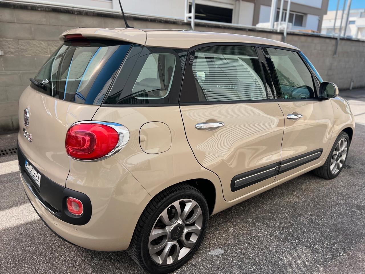Fiat 500L 1.6 mjt Lounge 105cv NAVI/TETTO PANO/PDC/TEL. PERFETTA!!