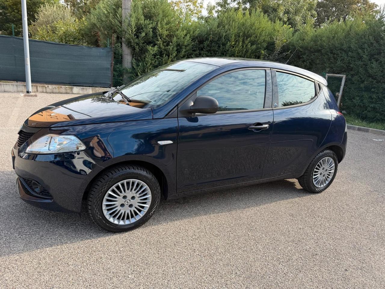 Lancia Ypsilon 1.2 Gpl - NEOPATENTATI - 12 MESI DI GARANZIA -