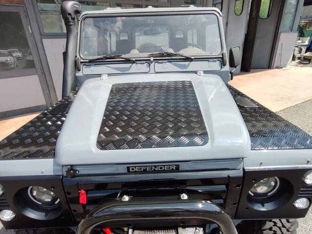 LAND ROVER Defender 3.9 182 CV DEVOURER OF LAND