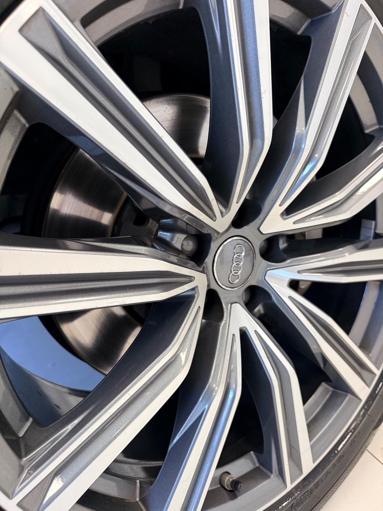 Audi Q8 50 TDI 286 CV mhev (diesel/elettrica) quattro Sport S.LINE,TETTO APRIBILE,LUCI SOFFUSE,TELECAMERA