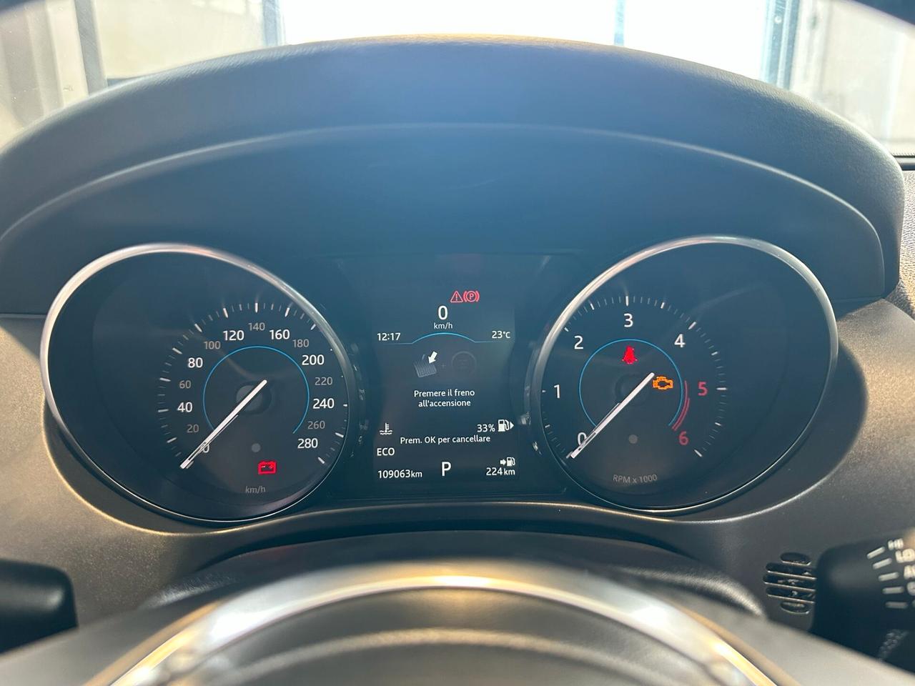 Jaguar F-Pace 2.0 D 180 CV AWD aut. R-Sport