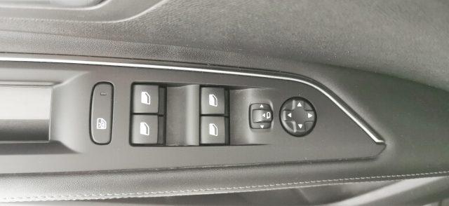 PEUGEOT 3008 Hybrid 225 e-EAT8 GT