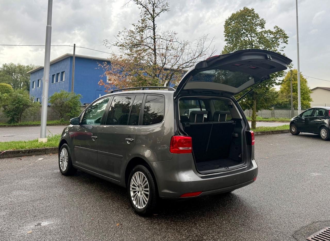 Volkswagen Touran 1.6 TDI DSG Comfortline