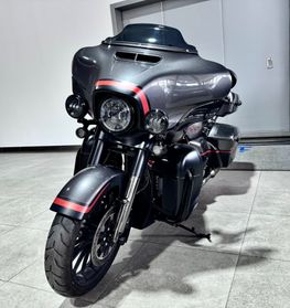Harley-Davidson CVO Limited Ultra Glide 117 1923cc UNICA STRAFULL
