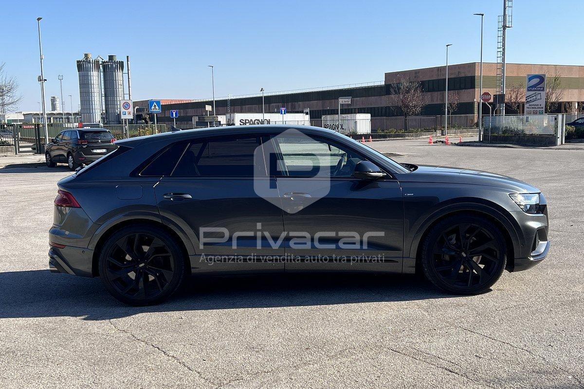 AUDI Q8 45 TDI quattro tiptronic Sport